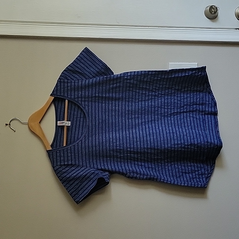 EUC Lularoe Purple Striped Classic Tee